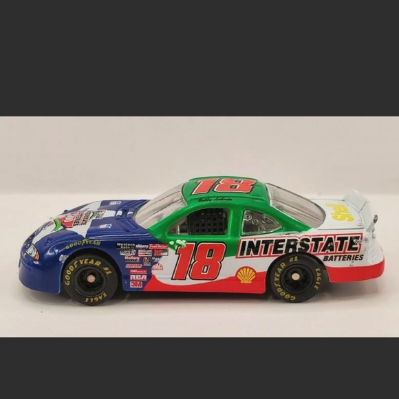 Revell Racing Bobby Labonte 18 Interstate Batterie